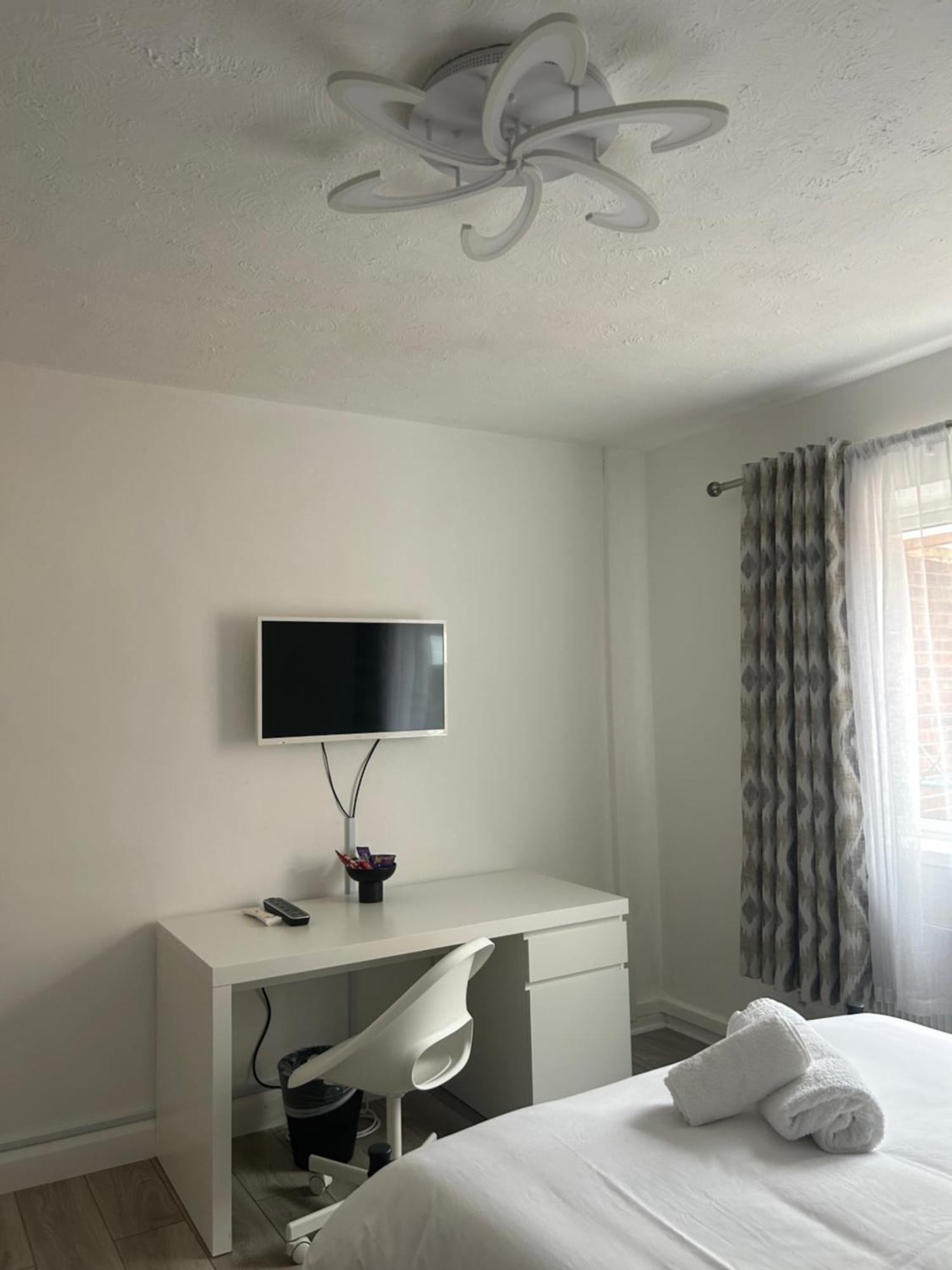 Hindlip No6 Overnight Stays Free Onsite Parking מראה חיצוני תמונה