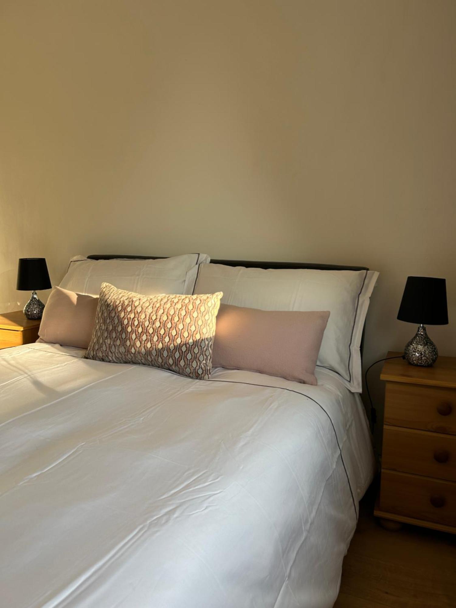 Hindlip No6 Overnight Stays Free Onsite Parking מראה חיצוני תמונה