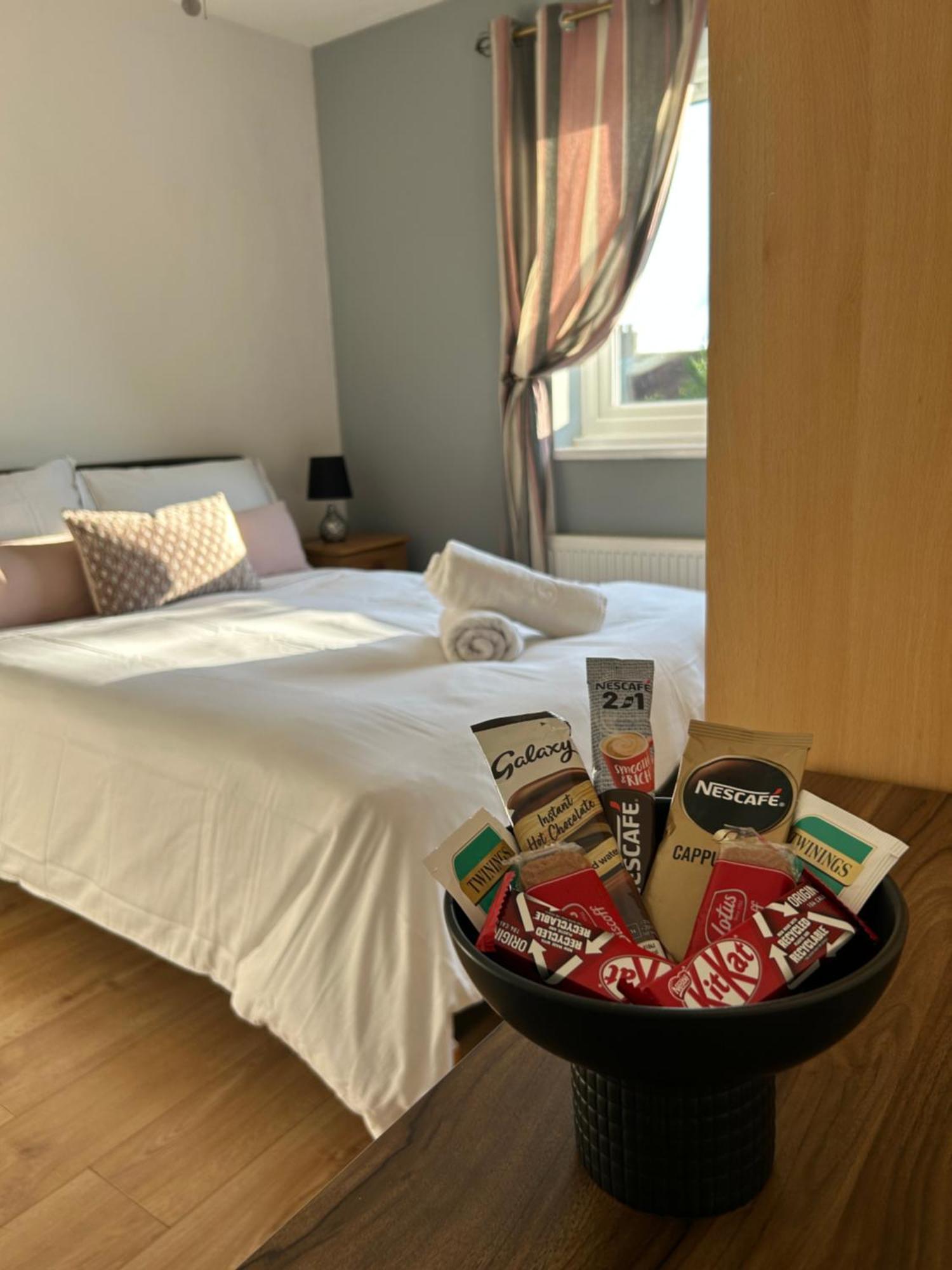 Hindlip No6 Overnight Stays Free Onsite Parking מראה חיצוני תמונה