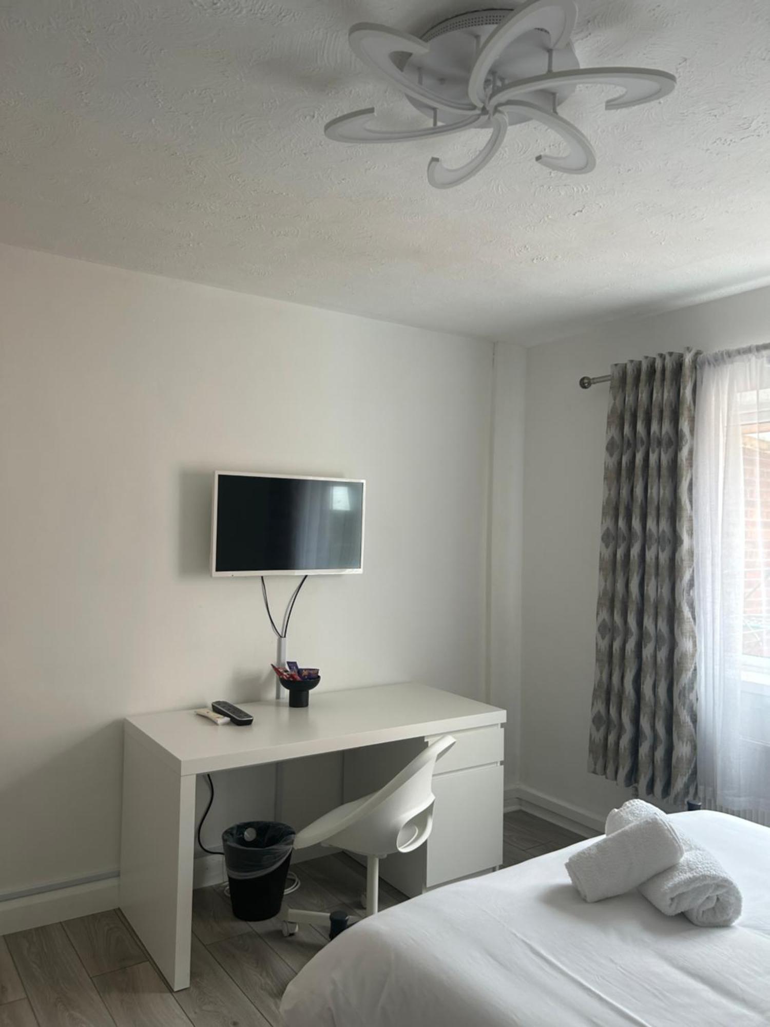 Hindlip No6 Overnight Stays Free Onsite Parking מראה חיצוני תמונה