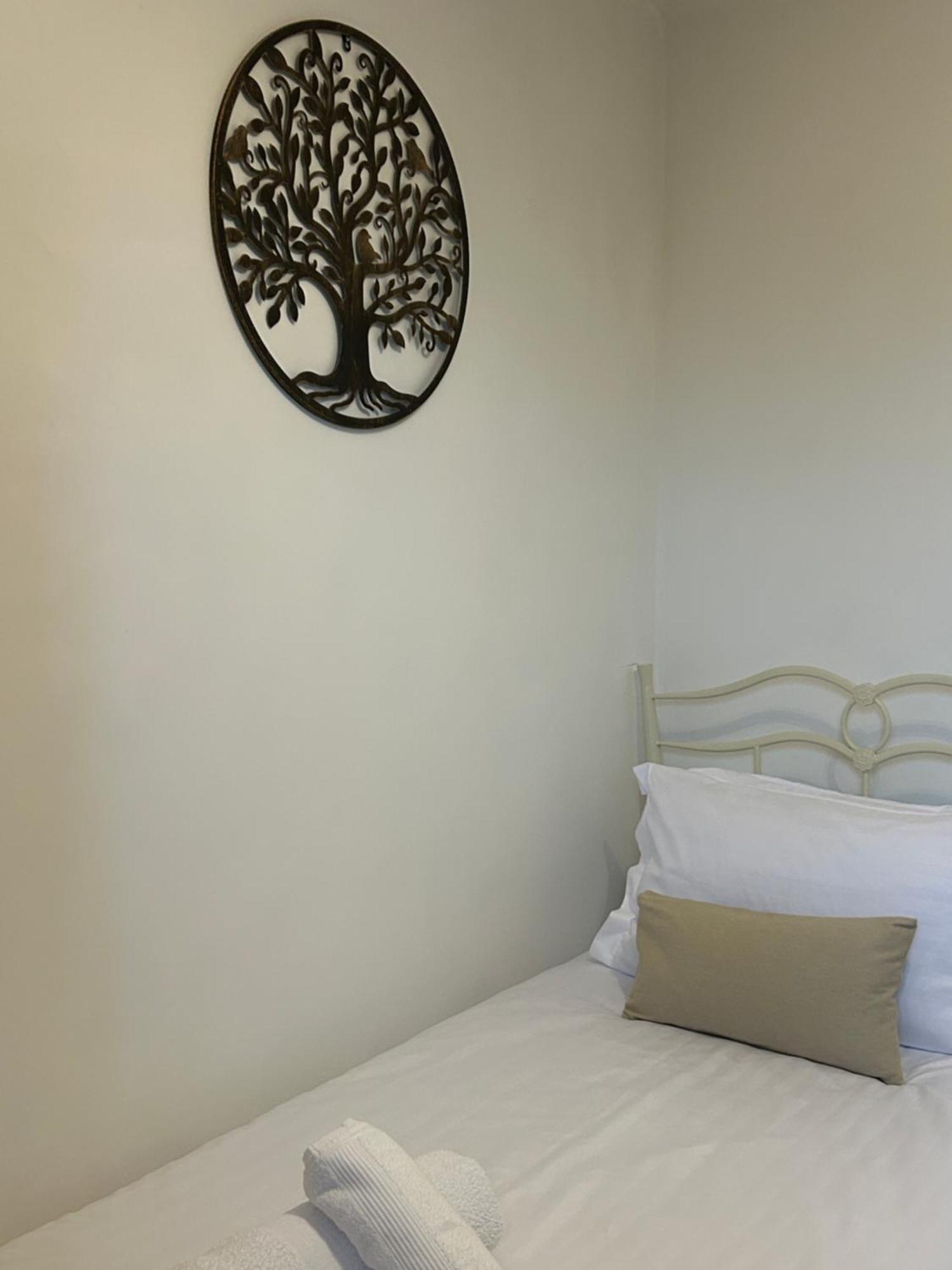 Hindlip No6 Overnight Stays Free Onsite Parking מראה חיצוני תמונה