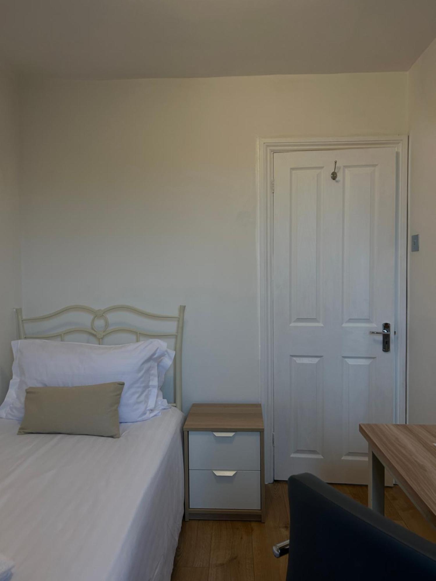 Hindlip No6 Overnight Stays Free Onsite Parking מראה חיצוני תמונה